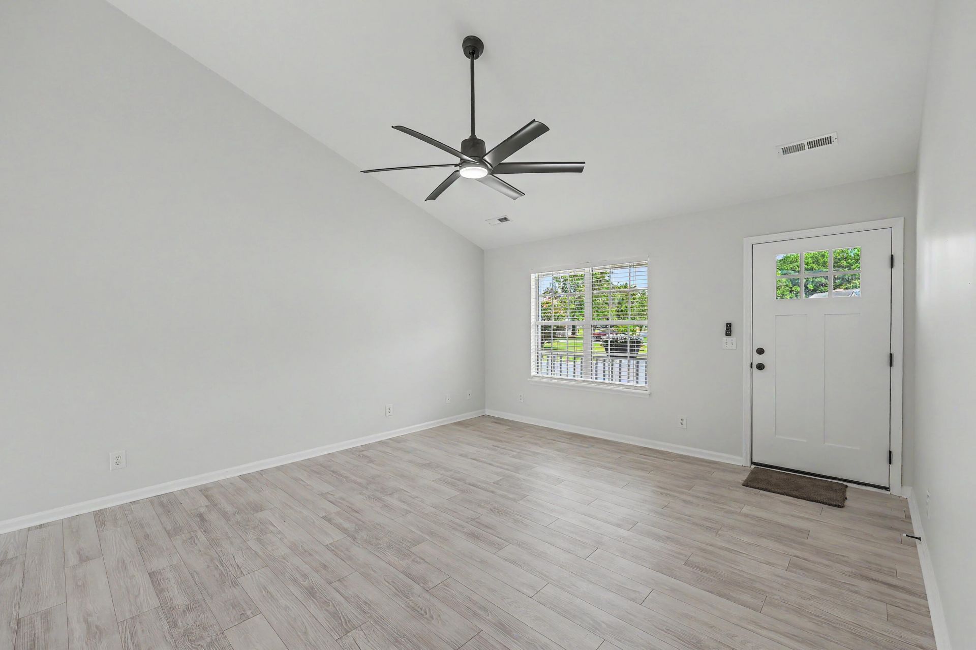 1327 Winterberry Avenue Photo 8
