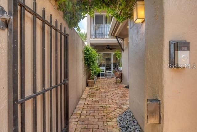 200 Cocoanut Avenue , Unit 7, Sarasota, FL 34236 Photo