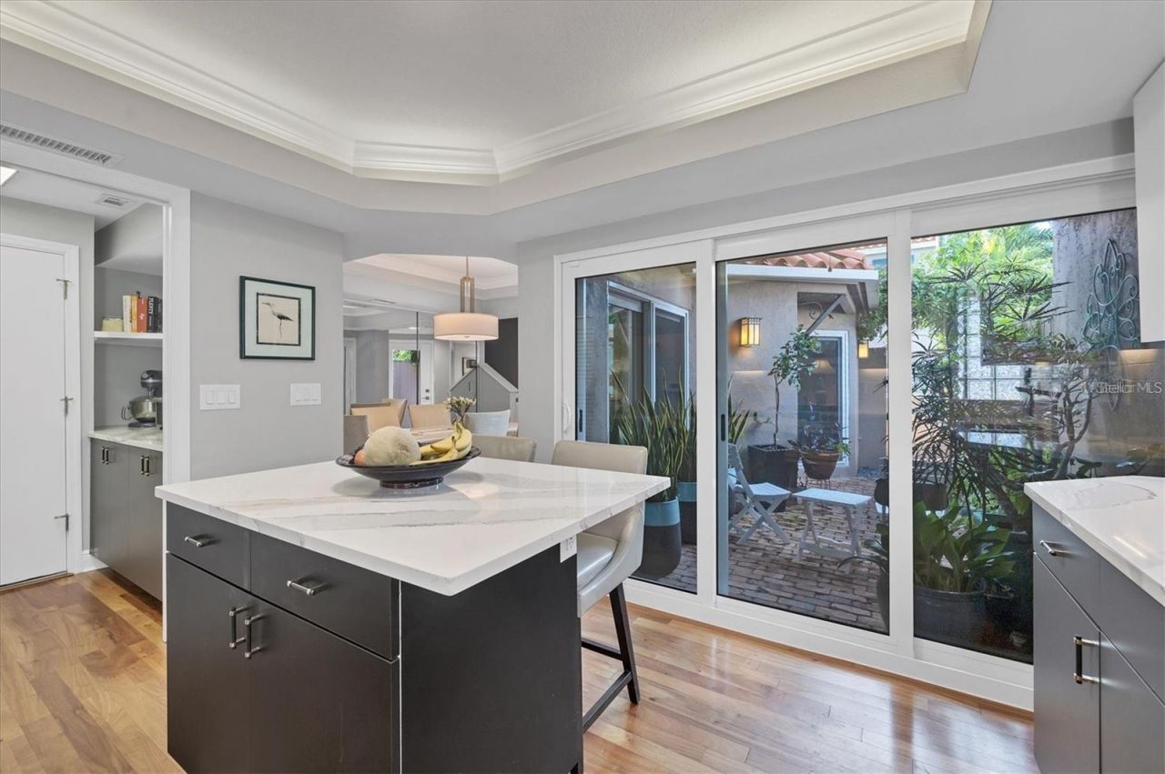 200 Cocoanut Avenue , Unit 7, Sarasota, FL 34236 Photo