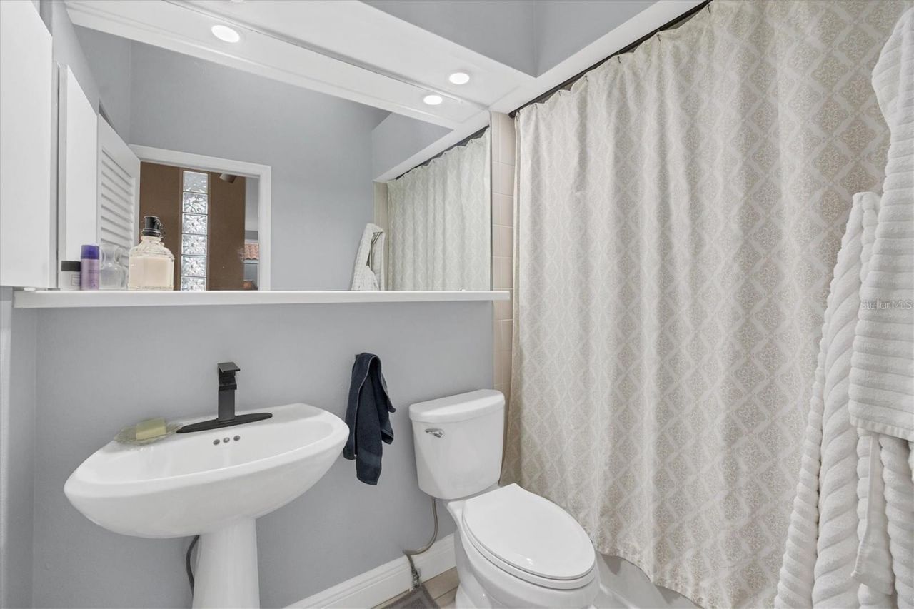 200 Cocoanut Avenue , Unit 7, Sarasota, FL 34236 Photo