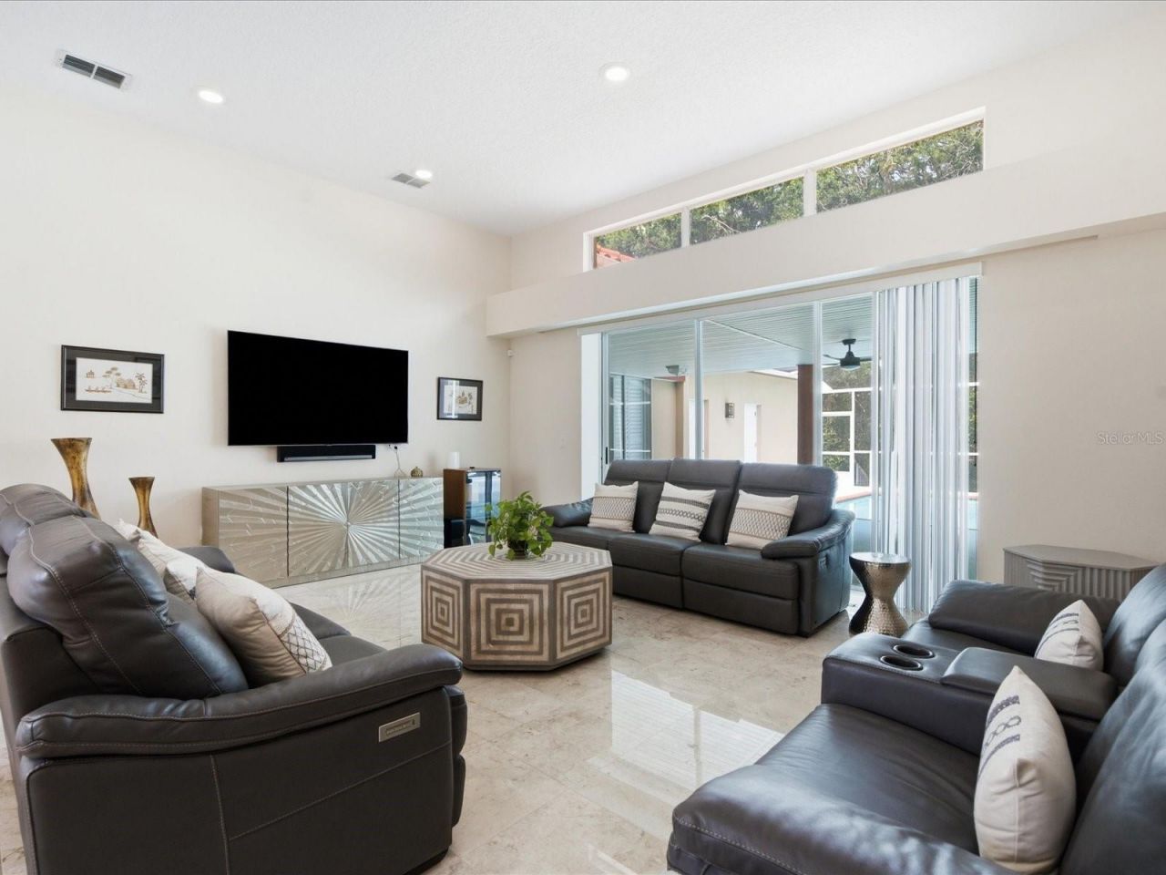 18621 Avenue Capri, Lutz, FL 33558 Photo