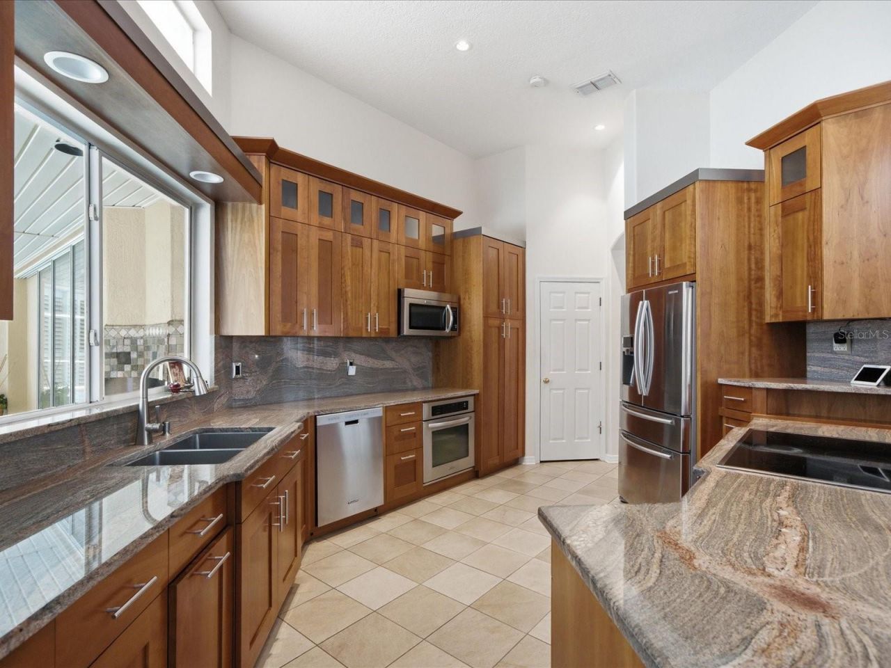 18621 Avenue Capri, Lutz, FL 33558 Photo