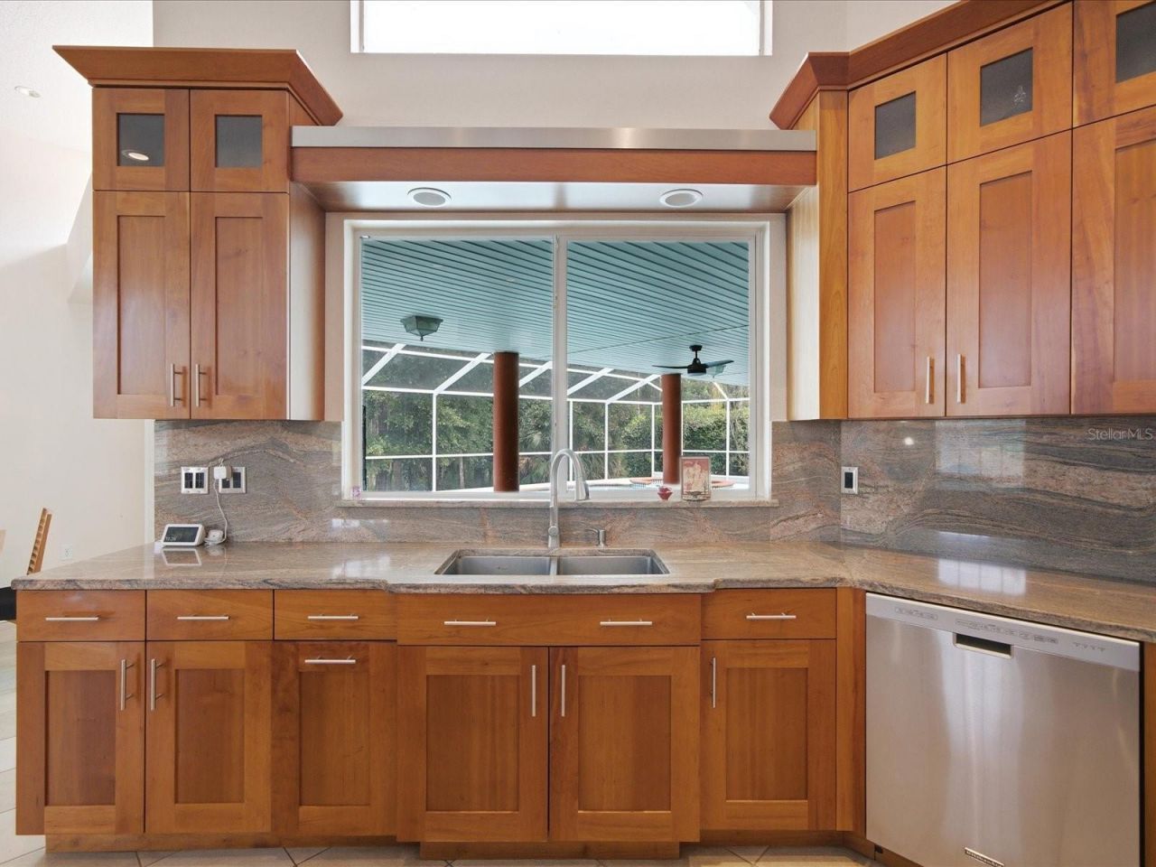 18621 Avenue Capri, Lutz, FL 33558 Photo
