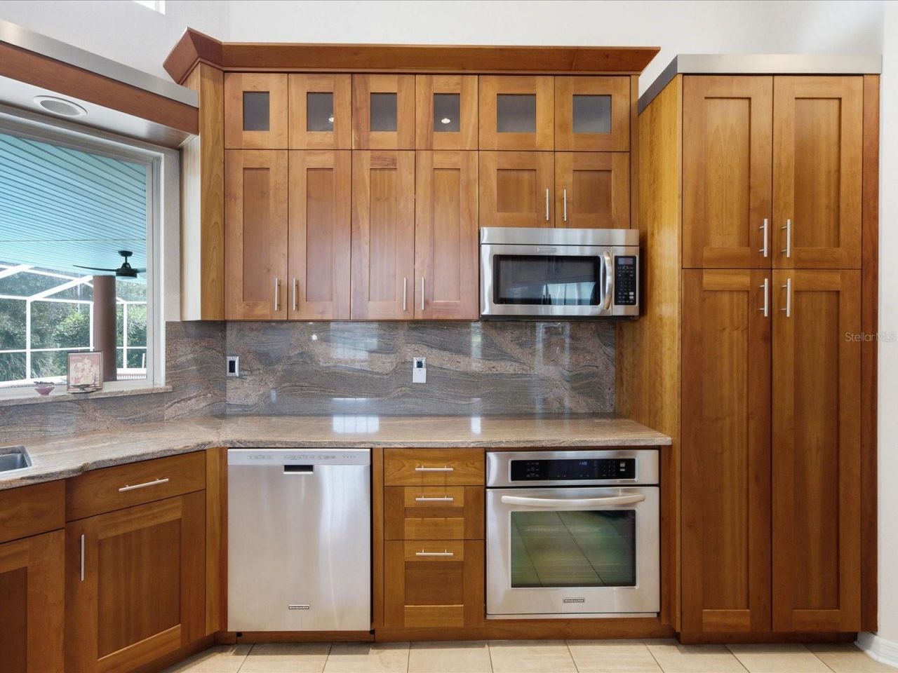 18621 Avenue Capri, Lutz, FL 33558 Photo