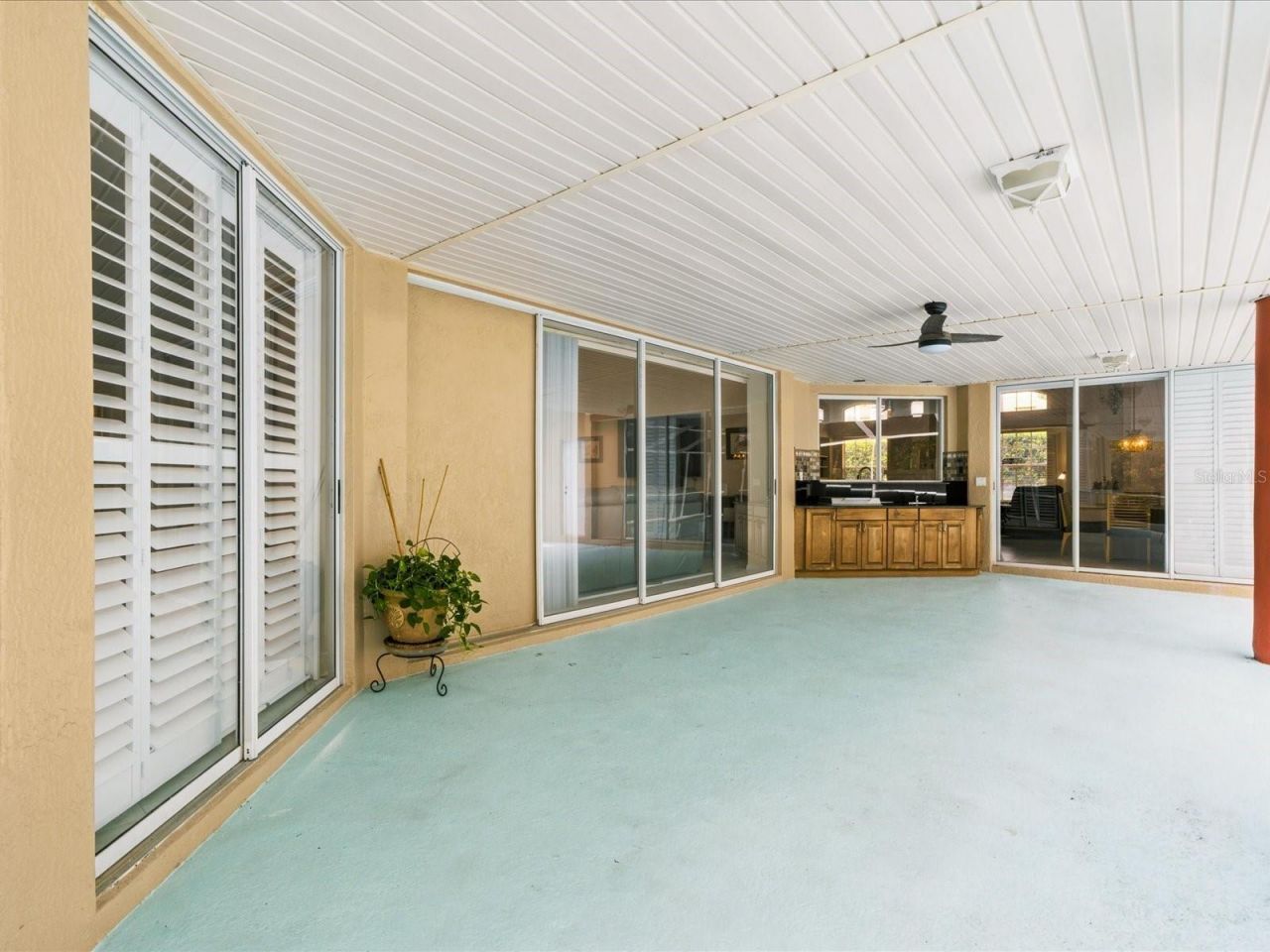 18621 Avenue Capri, Lutz, FL 33558 Photo