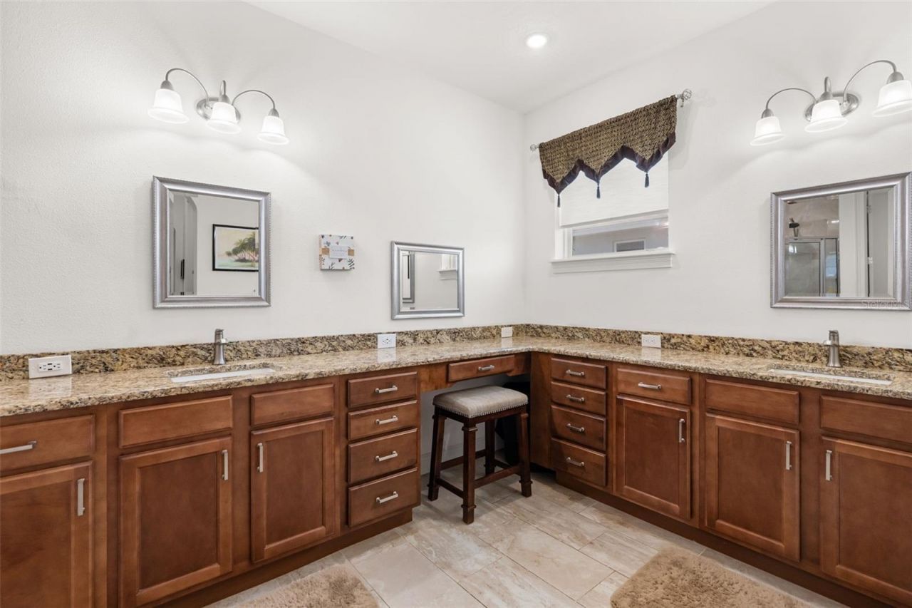 700 S Florida Avenue, Howey in the Hills, FL 34737 Photo