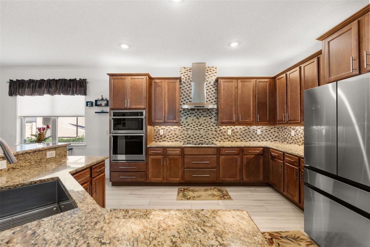 700 S Florida Avenue, Howey in the Hills, FL 34737 Photo