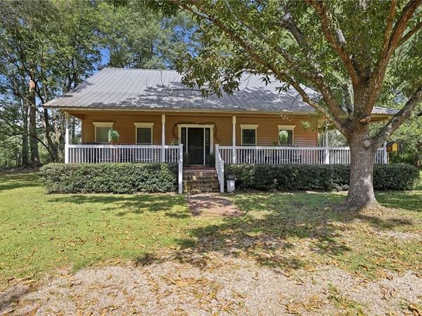 221 WELCH Drive , Bogalusa, LA 70427