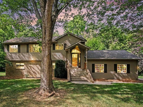 10725 Freeport Avenue, Freeport, MI 49325