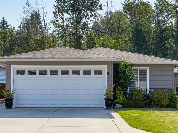 7586 Tetayut Rd, Unit #5, Central Saanich, BC V8M 0B4