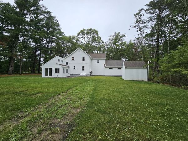 3 Viber Ln, Unit 1, Falmouth, MA 02536
