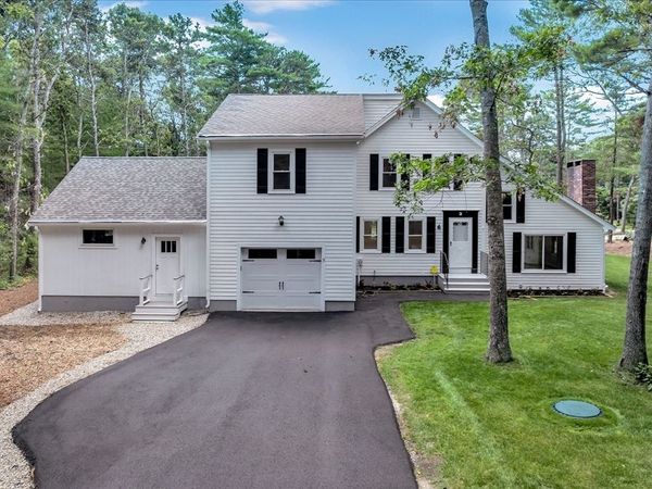 3 Viber Ln, Unit 1, Falmouth, MA 02536