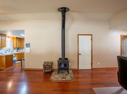 861 Stanford Avenue, South Lake Tahoe, CA 96150 Photo
