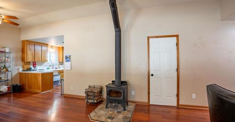 861 Stanford Avenue, South Lake Tahoe, CA 96150 Photo
