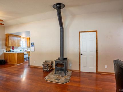 861 Stanford Avenue, South Lake Tahoe, CA 96150 Photo