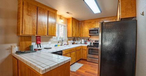 861 Stanford Avenue, South Lake Tahoe, CA 96150 Photo