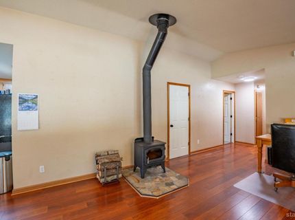 861 Stanford Avenue, South Lake Tahoe, CA 96150 Photo