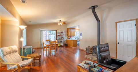 861 Stanford Avenue, South Lake Tahoe, CA 96150 Photo