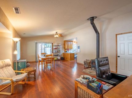 861 Stanford Avenue, South Lake Tahoe, CA 96150 Photo