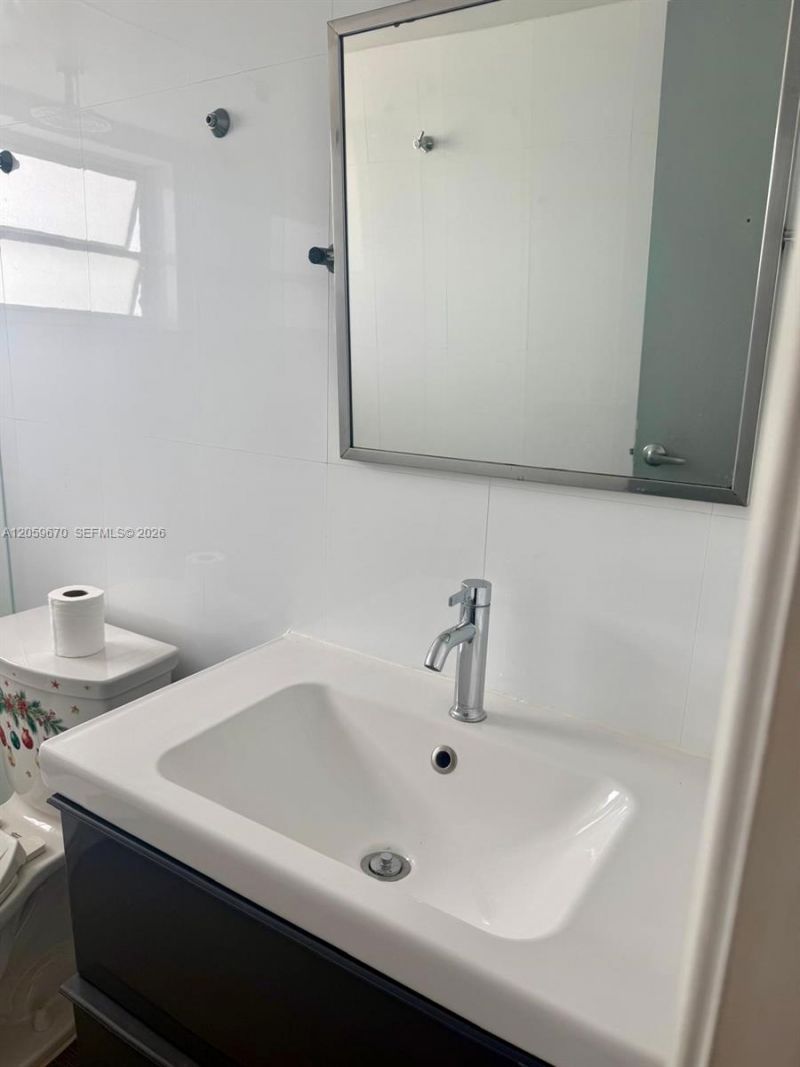 1736 SW 19th St , Unit 404, Miami, FL 33145 Photo