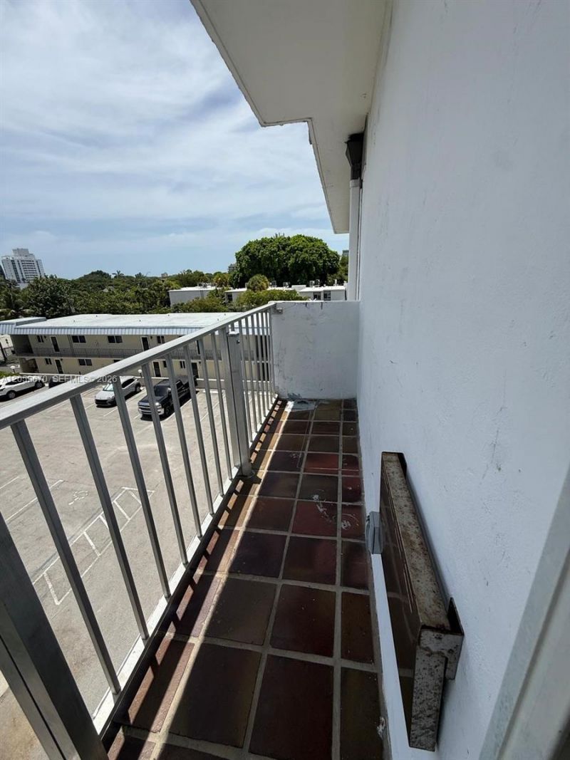 1736 SW 19th St , Unit 404, Miami, FL 33145 Photo