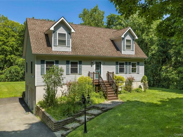 22 Hickory Lane , Pawling, NY 12564