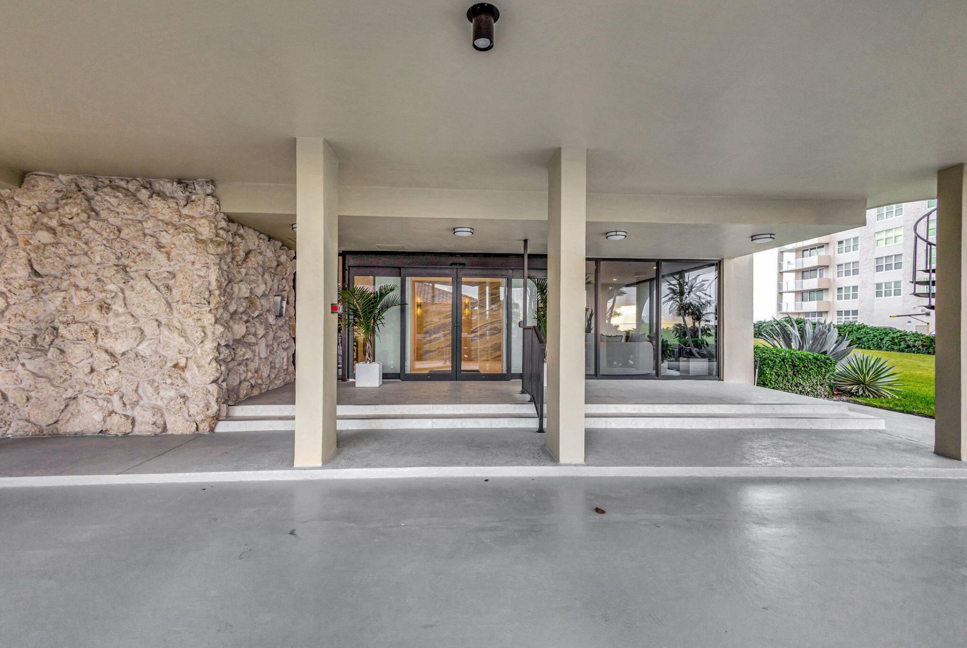 5460 N Ocean Drive, Unit 7-C, Singer Island, FL 33404 Photo