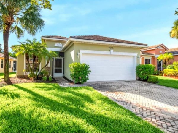9658 SW Lindale Trace Boulevard, Port St. Lucie, FL 34987