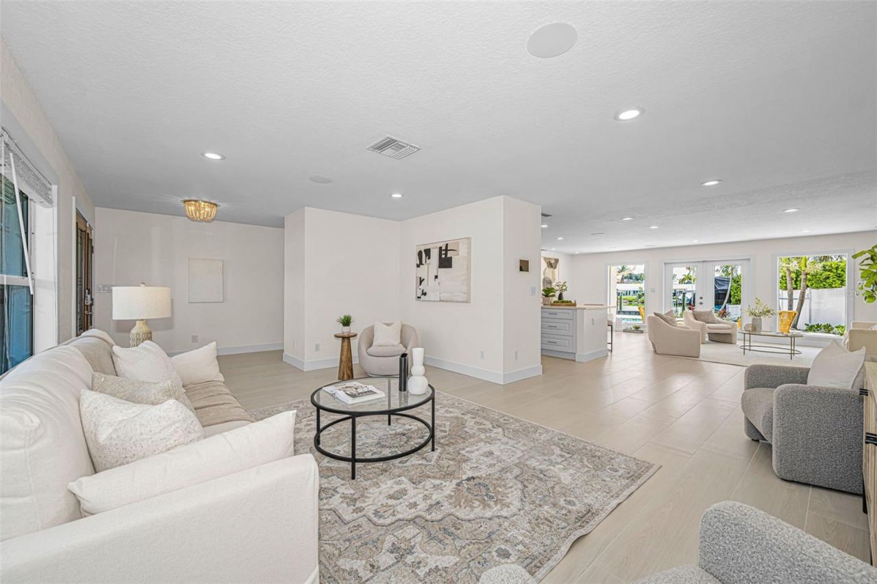 7901 10th Avenue S, Saint Petersburg, FL 33707 Photo