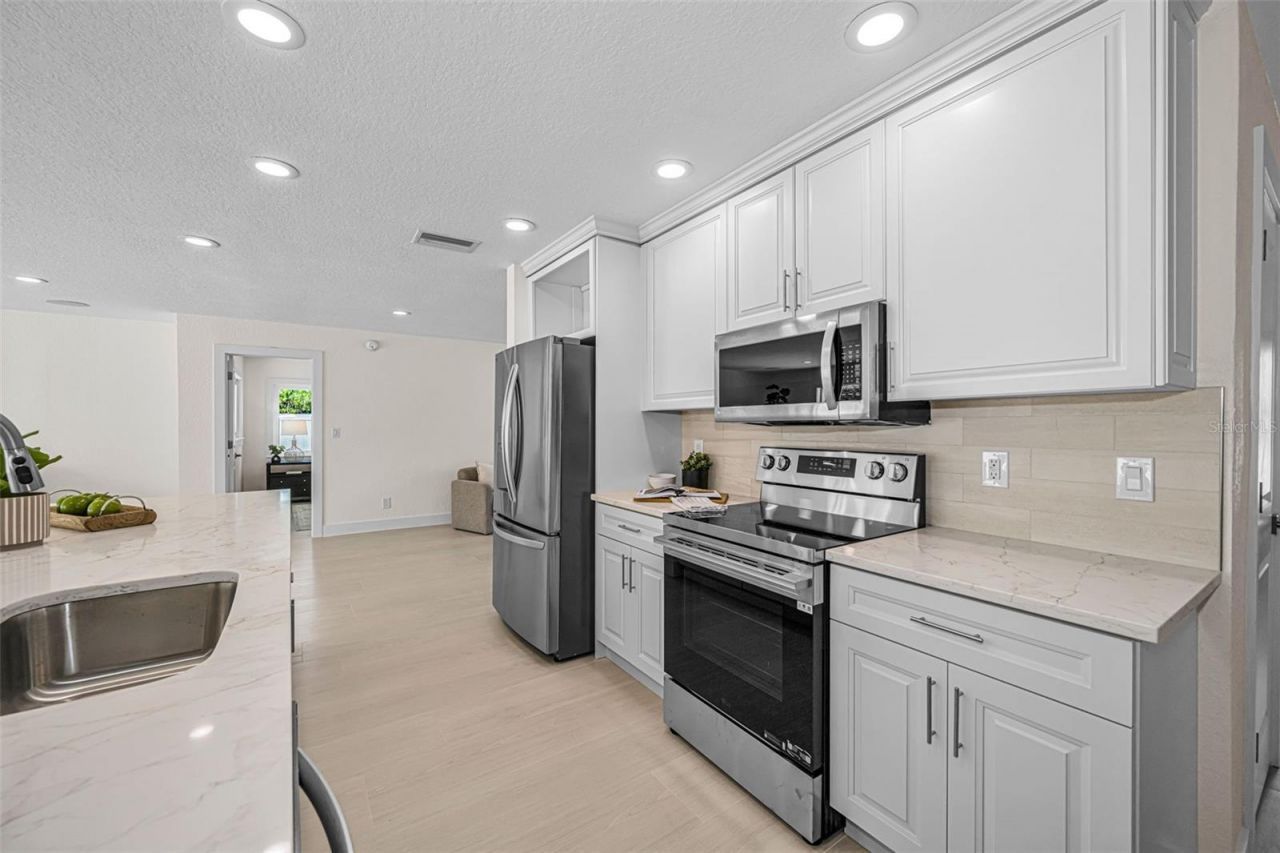 7901 10th Avenue S, Saint Petersburg, FL 33707 Photo