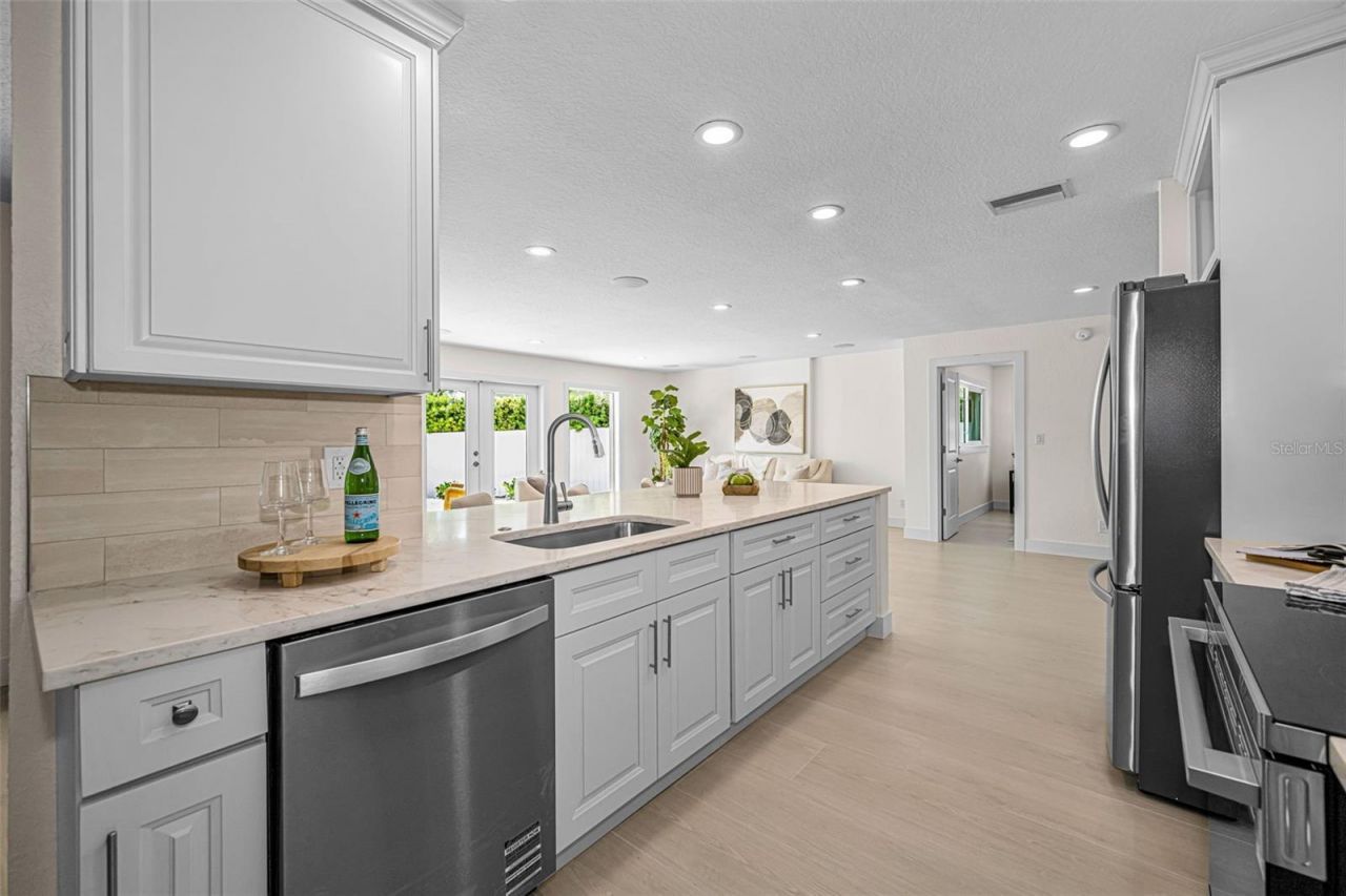 7901 10th Avenue S, Saint Petersburg, FL 33707 Photo
