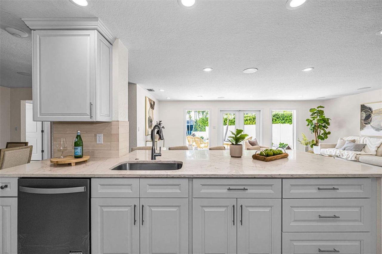 7901 10th Avenue S, Saint Petersburg, FL 33707 Photo