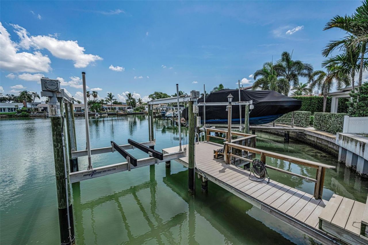 7901 10th Avenue S, Saint Petersburg, FL 33707 Photo
