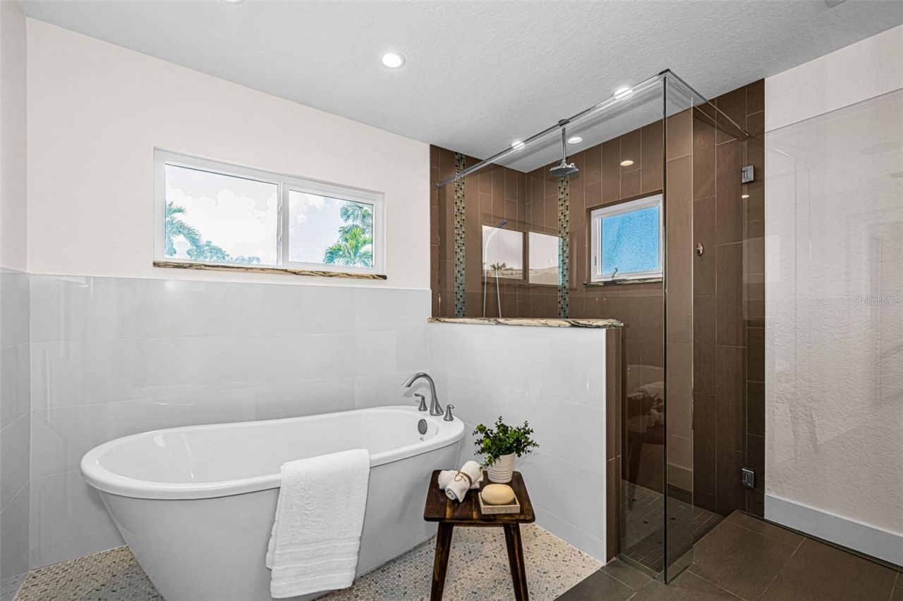 7901 10th Avenue S, Saint Petersburg, FL 33707 Photo