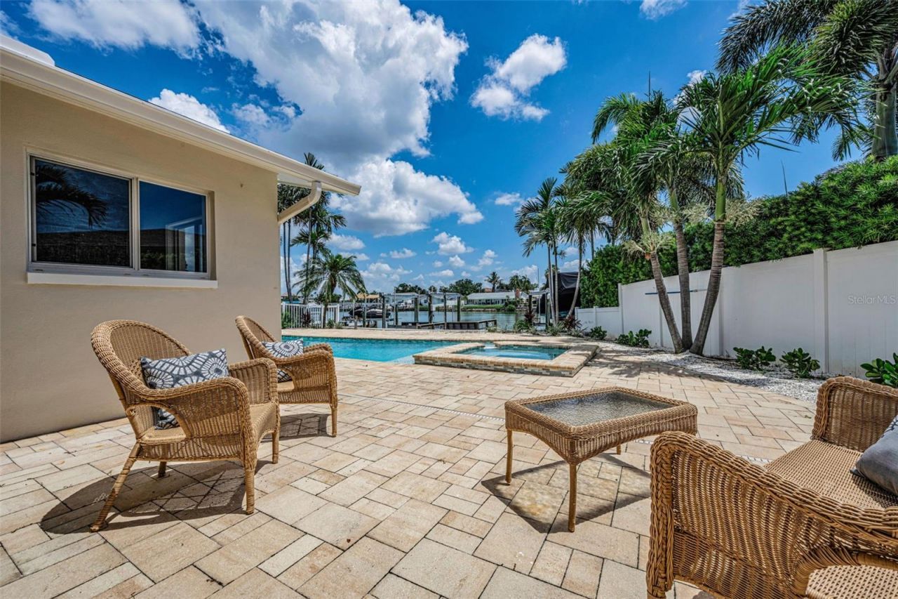 7901 10th Avenue S, Saint Petersburg, FL 33707 Photo