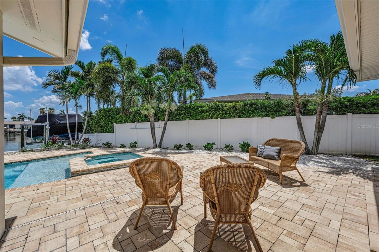 7901 10th Avenue S, Saint Petersburg, FL 33707 Photo
