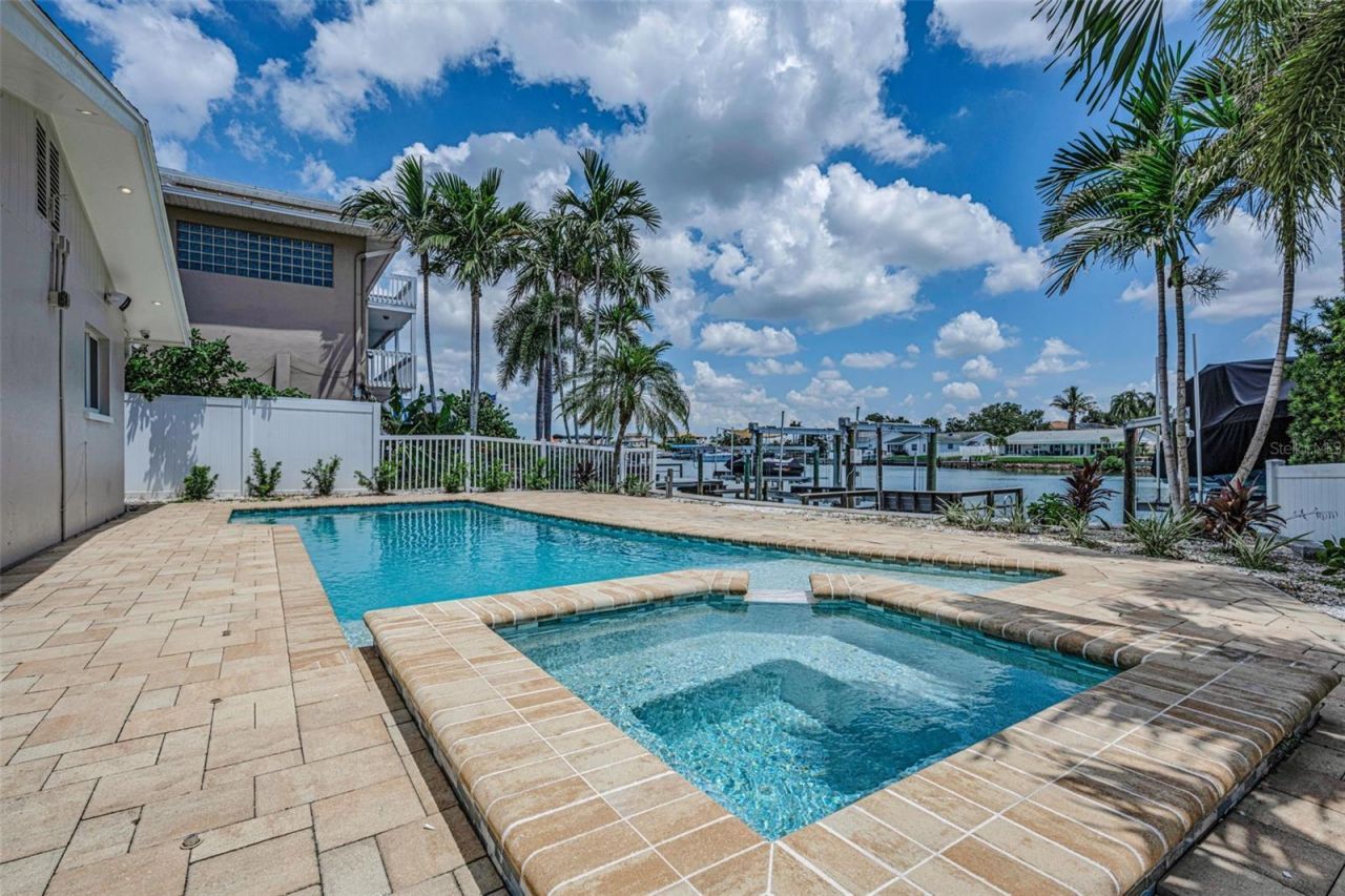 7901 10th Avenue S, Saint Petersburg, FL 33707 Photo