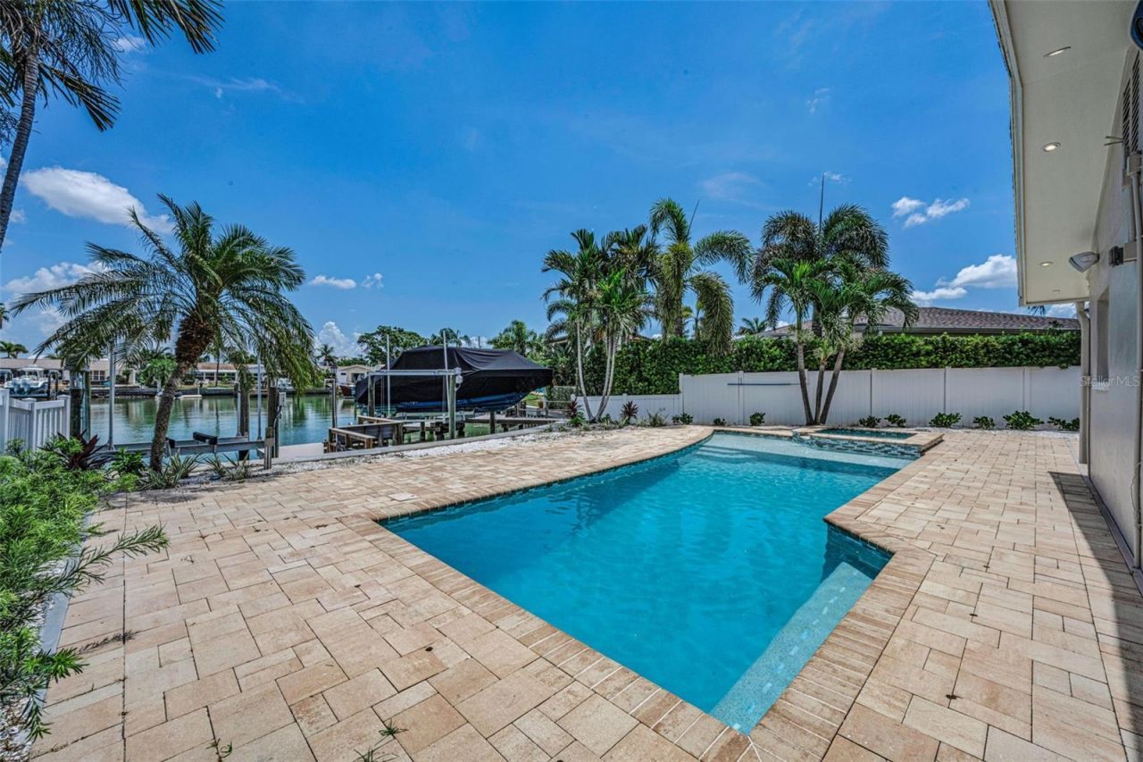 7901 10th Avenue S, Saint Petersburg, FL 33707 Photo