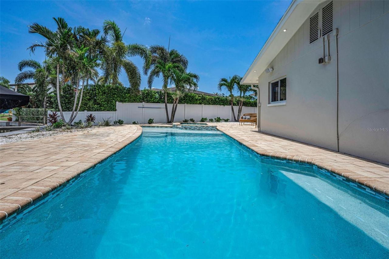 7901 10th Avenue S, Saint Petersburg, FL 33707 Photo