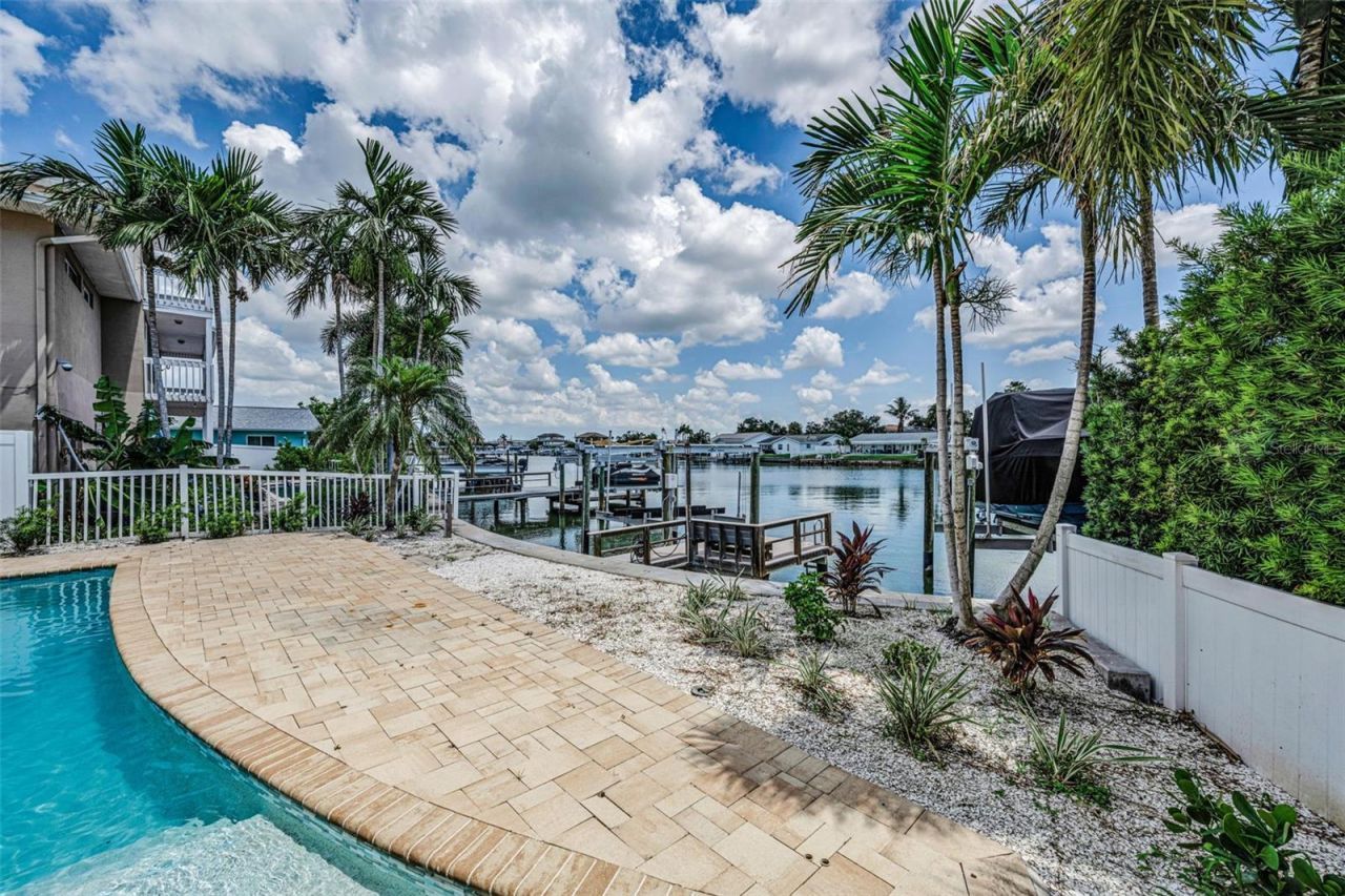 7901 10th Avenue S, Saint Petersburg, FL 33707 Photo