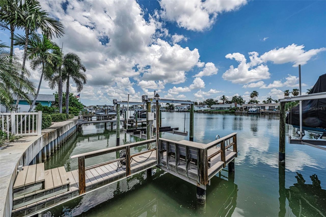 7901 10th Avenue S, Saint Petersburg, FL 33707 Photo