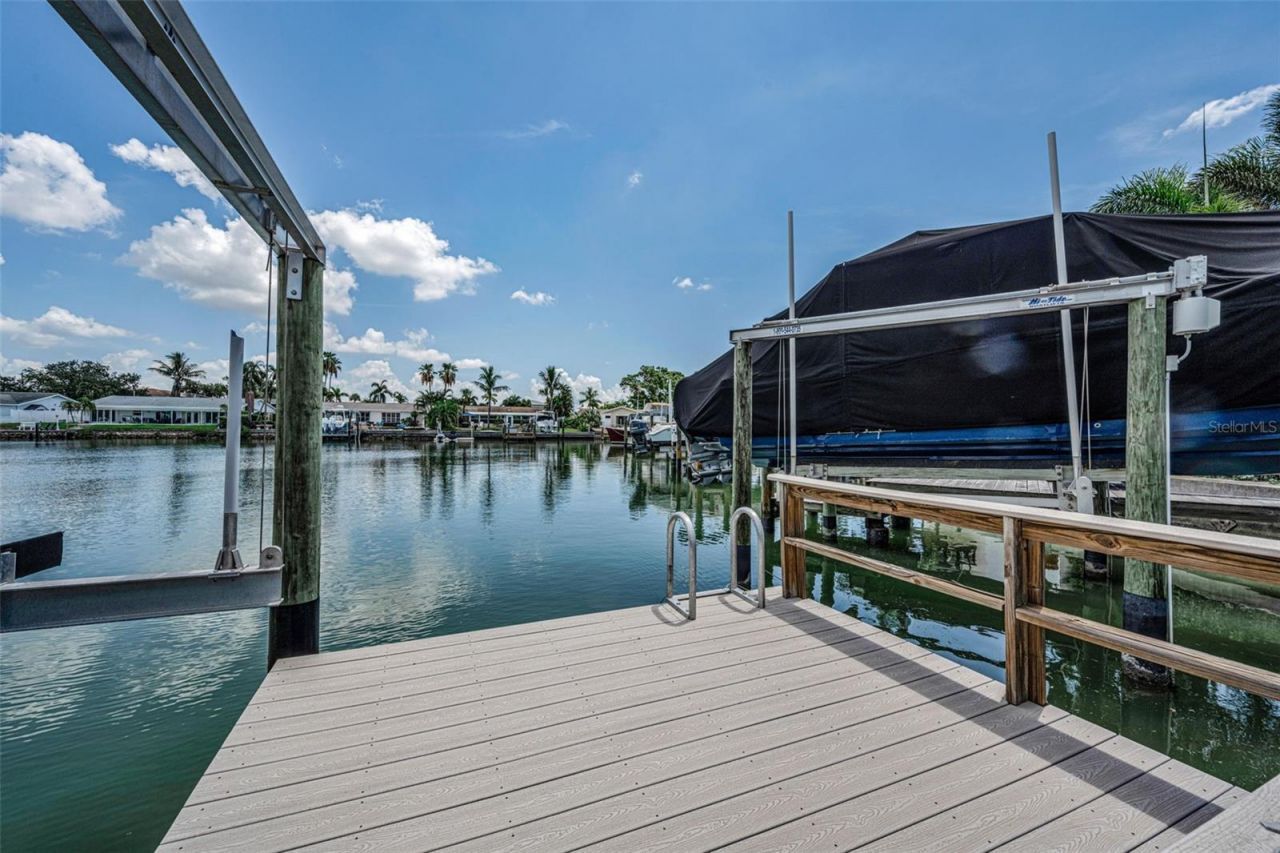 7901 10th Avenue S, Saint Petersburg, FL 33707 Photo