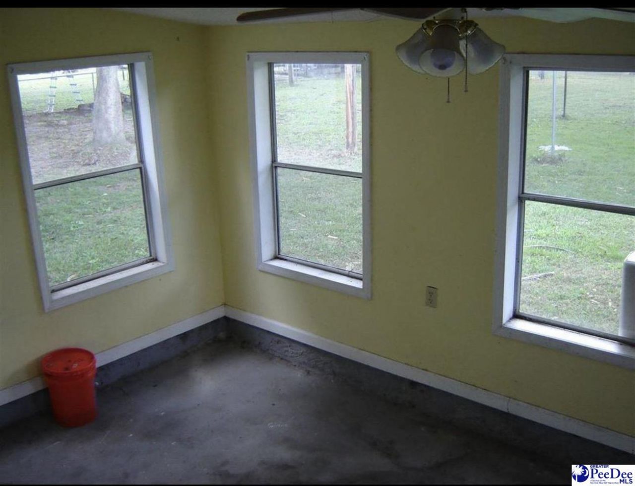 3043 Meadowbrook Dr. Photo 5