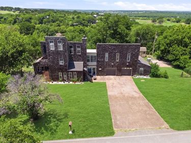 6039 Bear Creek Drive E, Fort Worth, TX 76126
