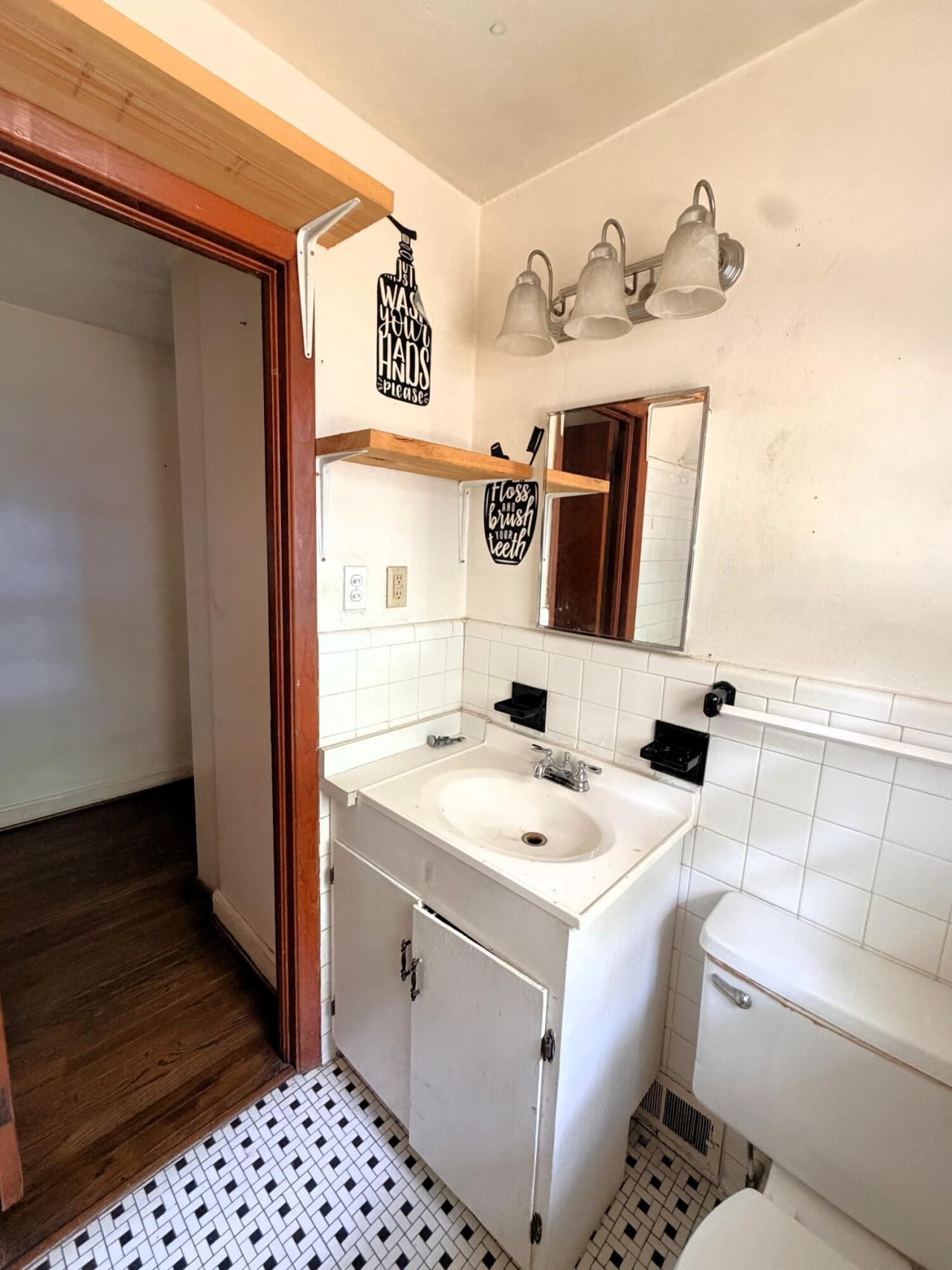 35 Myrick Street Photo 11