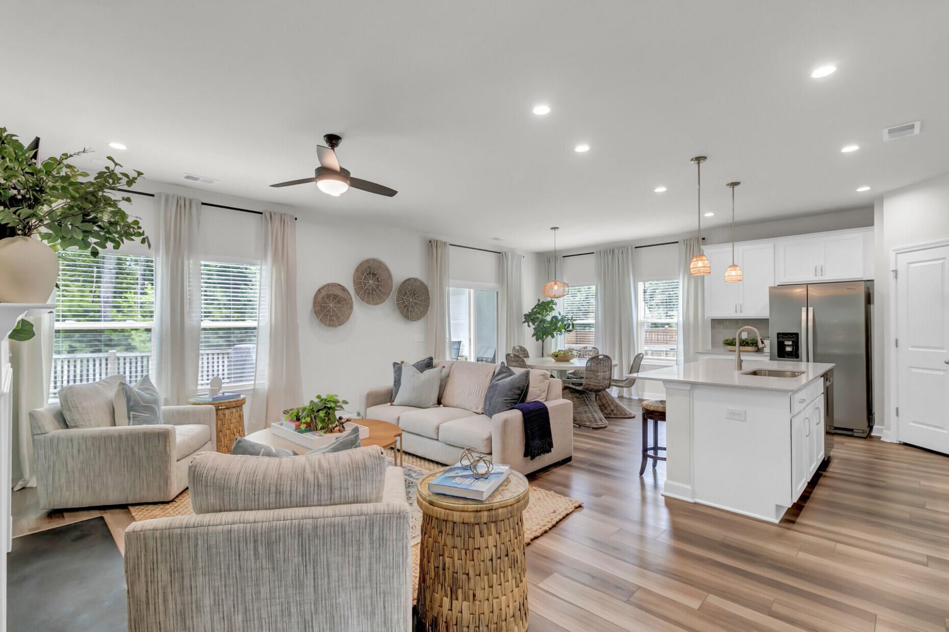 3207 Safe Harbor Way Photo 7