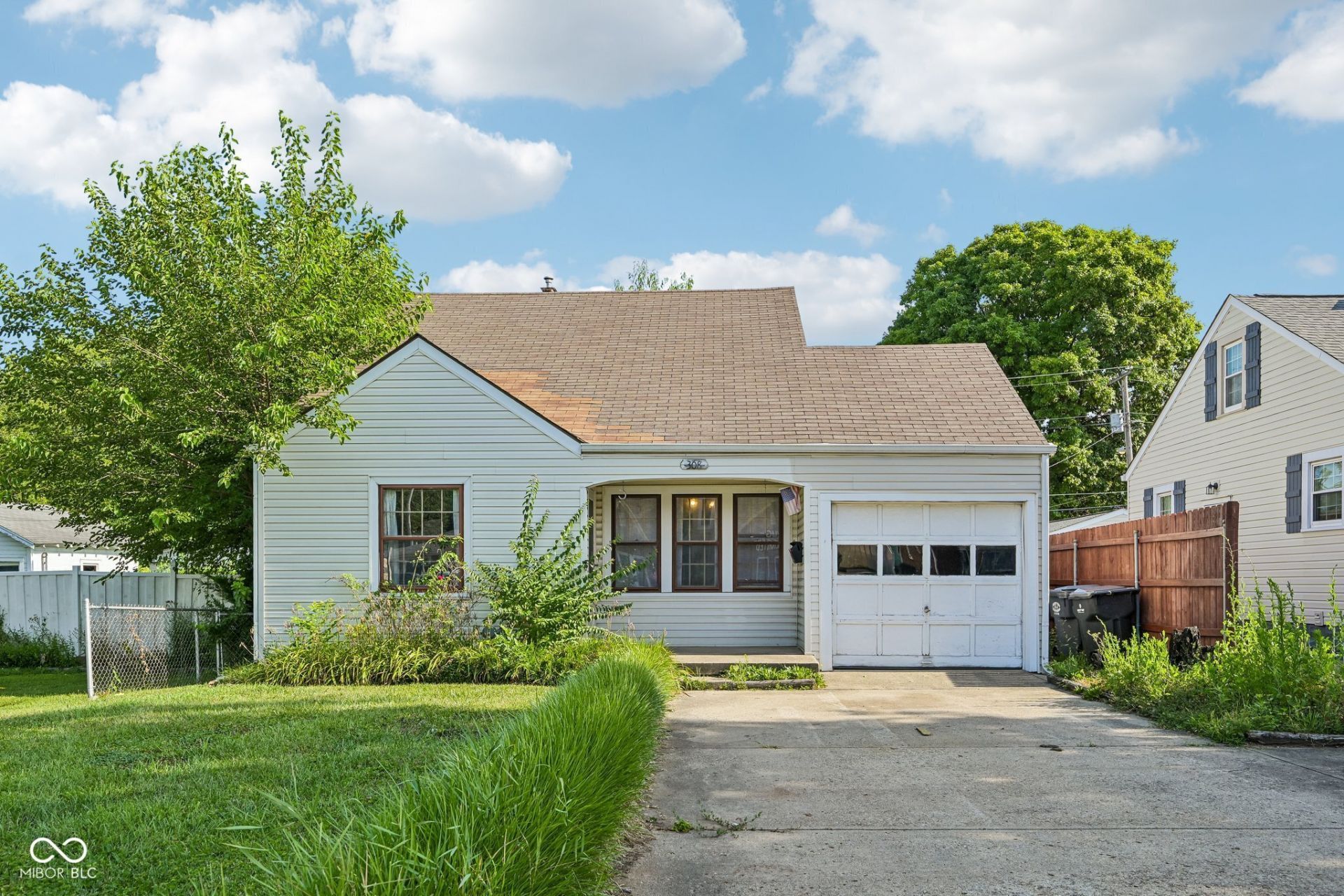 308 E 38th Street, Anderson, IN 46013 Main Photo
