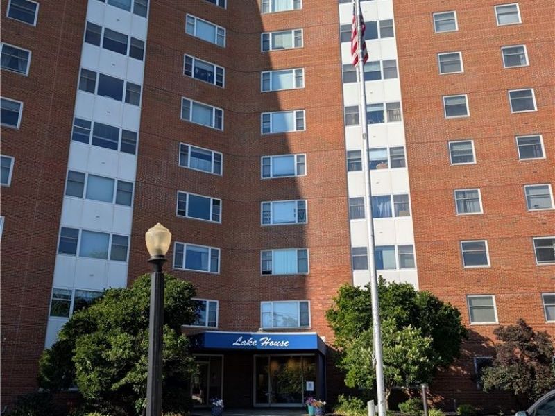 11850 Edgewater Drive, Unit 717, Lakewood, OH 44107 Photo 1