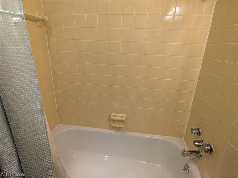 11850 Edgewater Drive, Unit 717, Lakewood, OH 44107 Photo 10