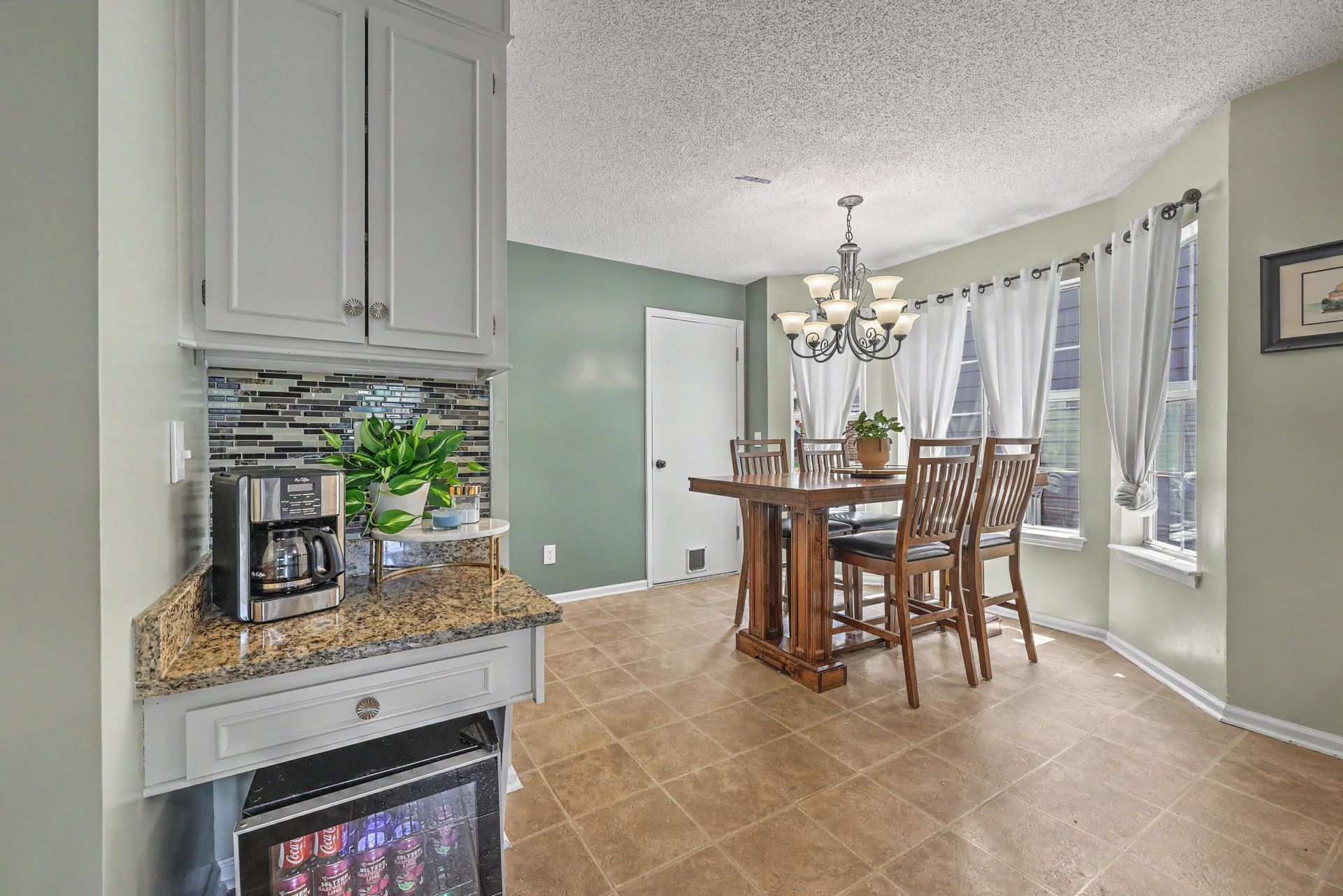 37 Jawol Drive Photo 24